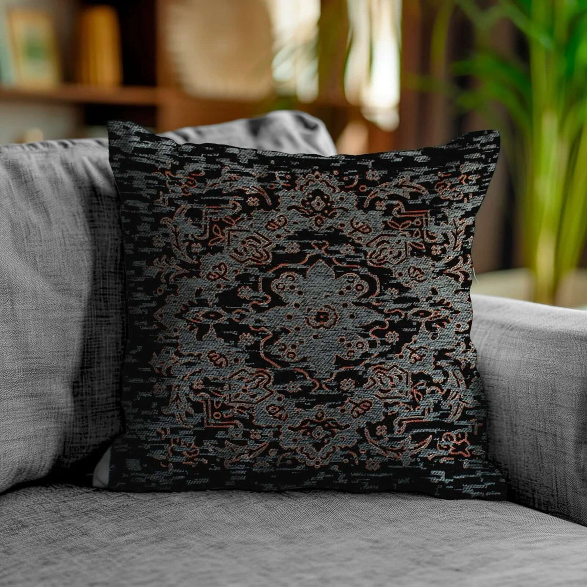 COPPIA CUSCINI ARREDO JACQUARD SFODERABILI ANTICATO su un divano elegante, perfetti per decorare il tuo soggiorno.